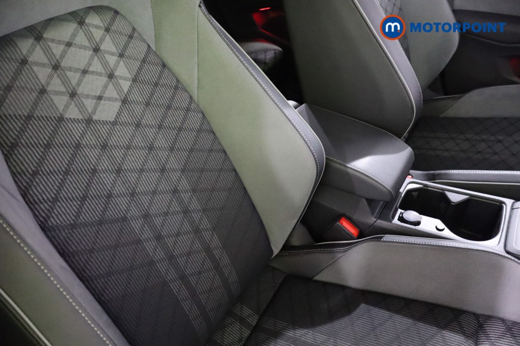 Volkswagen Golf R-Line Manual Petrol Hatchback - Stock Number (1604703) - 23rd supplementary image