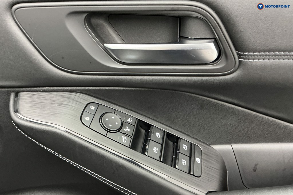 Nissan Qashqai N-Connecta Manual Petrol SUV - Stock Number (1604861) - 26th supplementary image