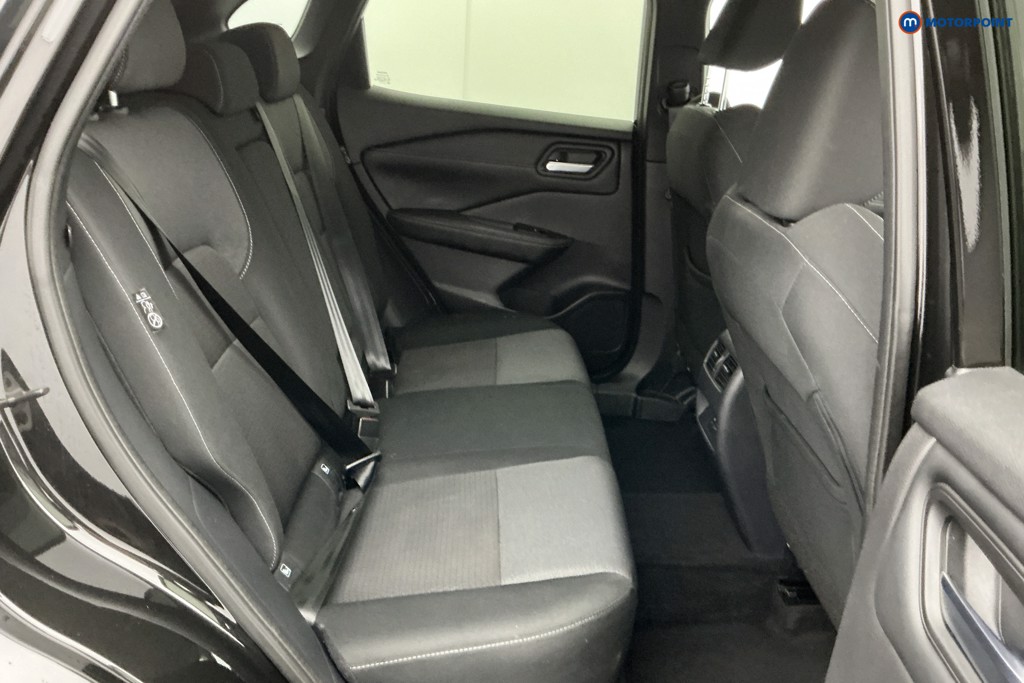 Nissan Qashqai N-Connecta Manual Petrol SUV - Stock Number (1590337) - 5th supplementary image