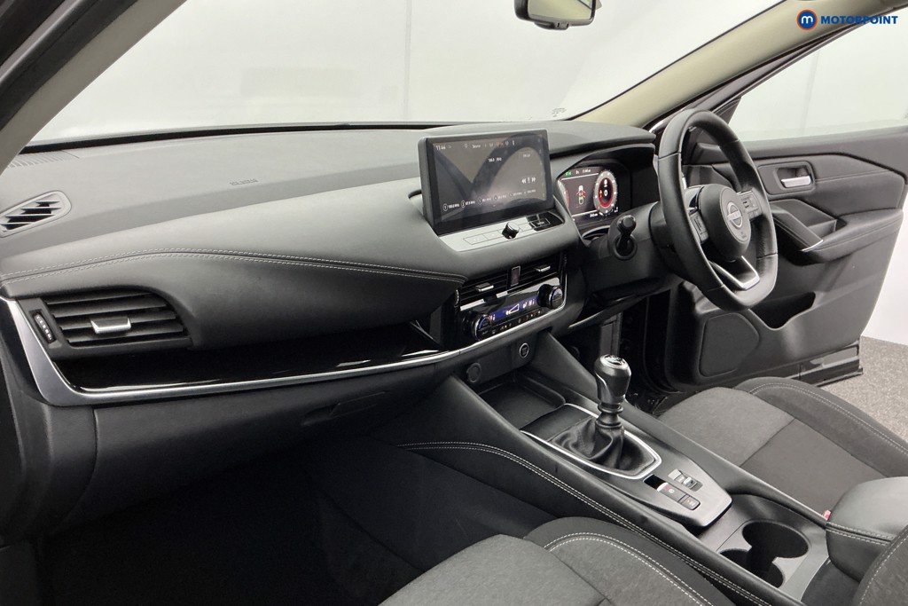 Nissan Qashqai N-Connecta Manual Petrol SUV - Stock Number (1590337) - 9th supplementary image