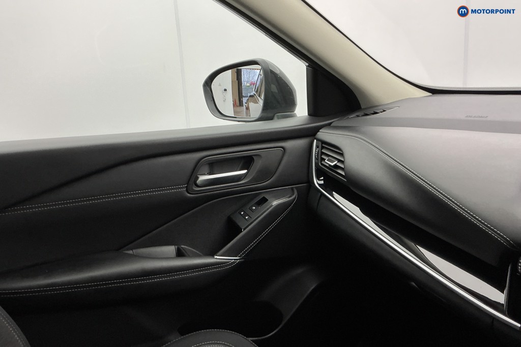 Nissan Qashqai N-Connecta Manual Petrol SUV - Stock Number (1590337) - 20th supplementary image