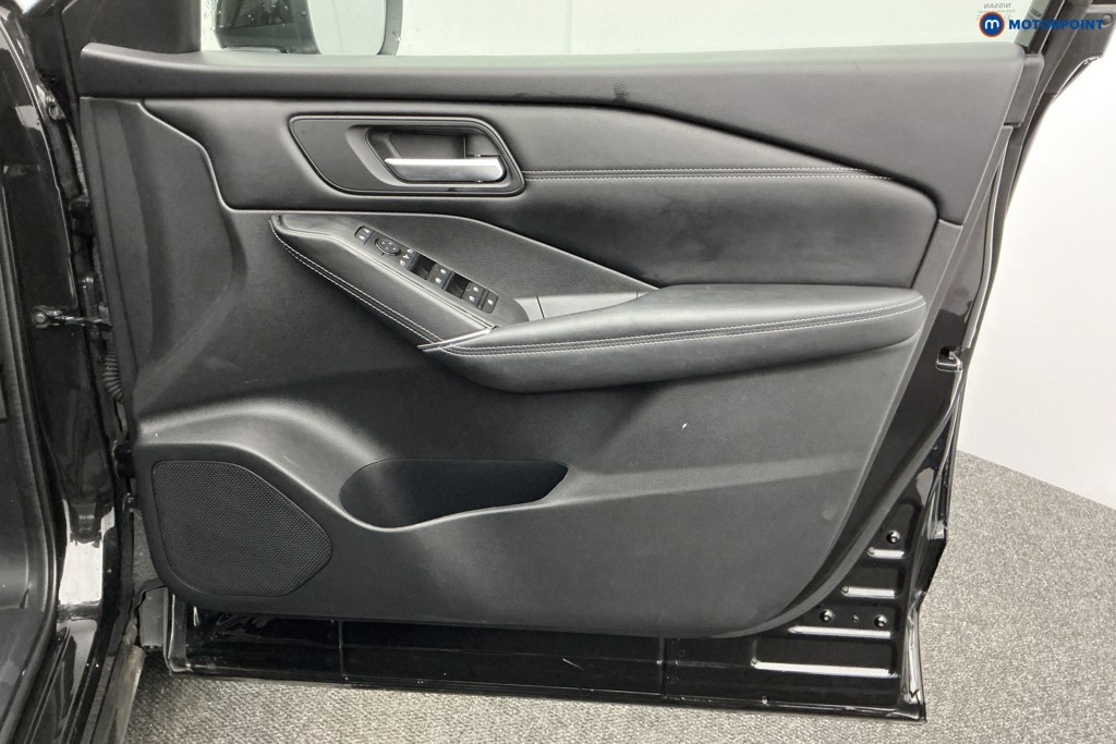 Nissan Qashqai N-Connecta Manual Petrol SUV - Stock Number (1590337) - 24th supplementary image