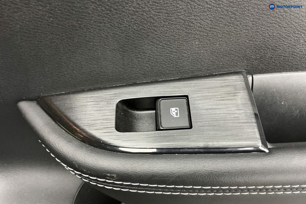 Nissan Qashqai N-Connecta Manual Petrol SUV - Stock Number (1590337) - 27th supplementary image