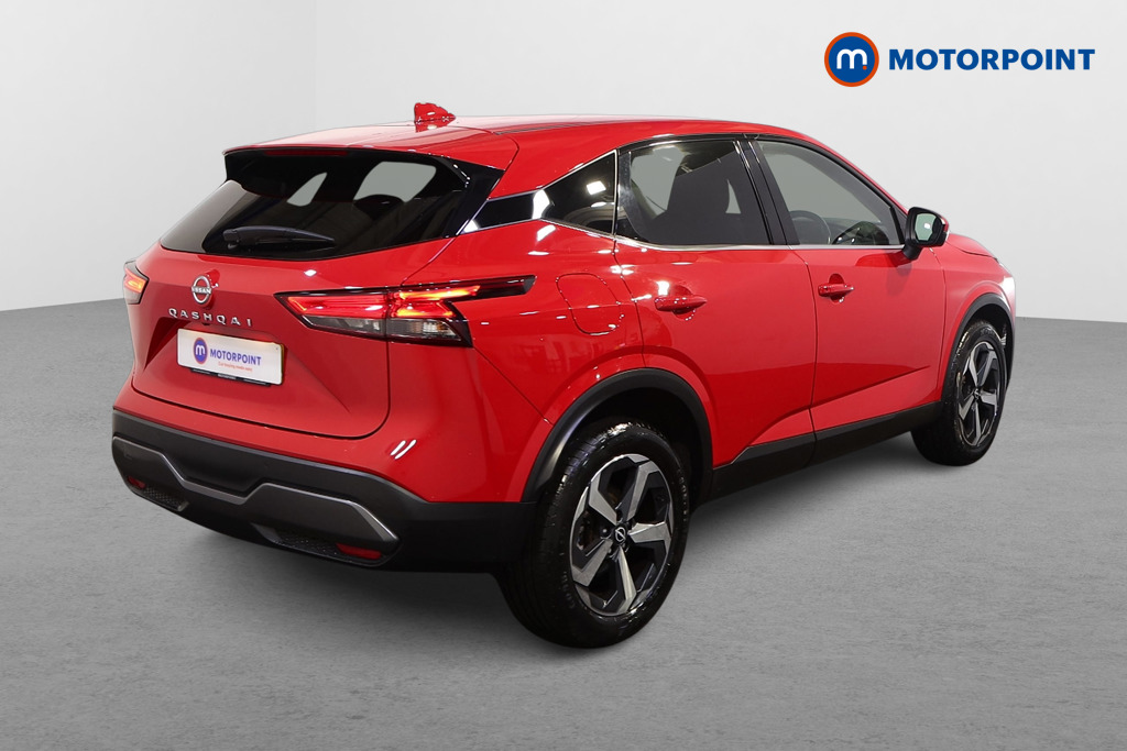 Nissan Qashqai N-Connecta Automatic Petrol SUV - Stock Number (1591968) - Drivers side rear corner