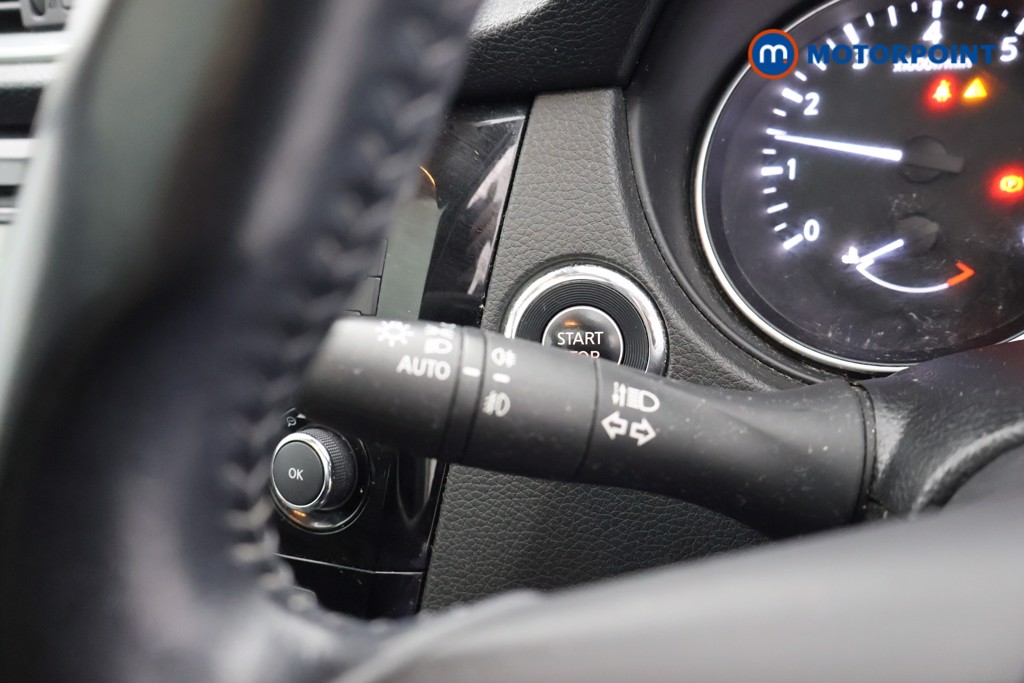 Nissan Qashqai N-Connecta Manual Petrol SUV - Stock Number (1596441) - 5th supplementary image