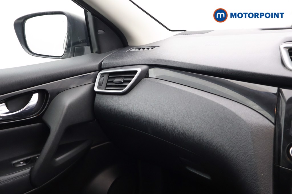 Nissan Qashqai N-Connecta Manual Petrol SUV - Stock Number (1596441) - 10th supplementary image