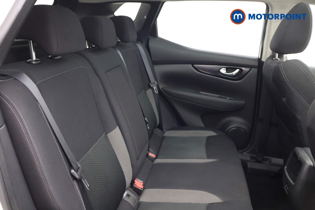 Nissan Qashqai N-Connecta Manual Petrol SUV - Stock Number (1596441) - 16th supplementary image