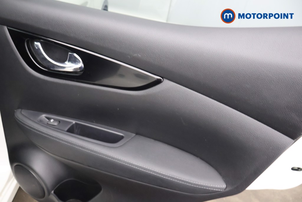Nissan Qashqai N-Connecta Manual Petrol SUV - Stock Number (1596441) - 18th supplementary image