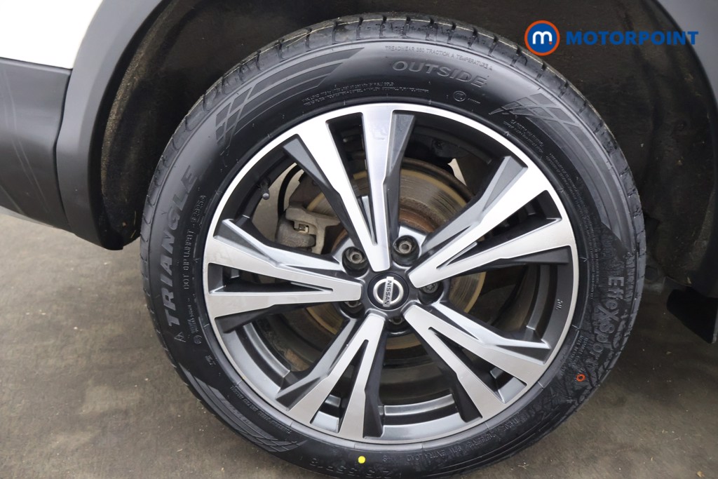 Nissan Qashqai N-Connecta Manual Petrol SUV - Stock Number (1596441) - 25th supplementary image