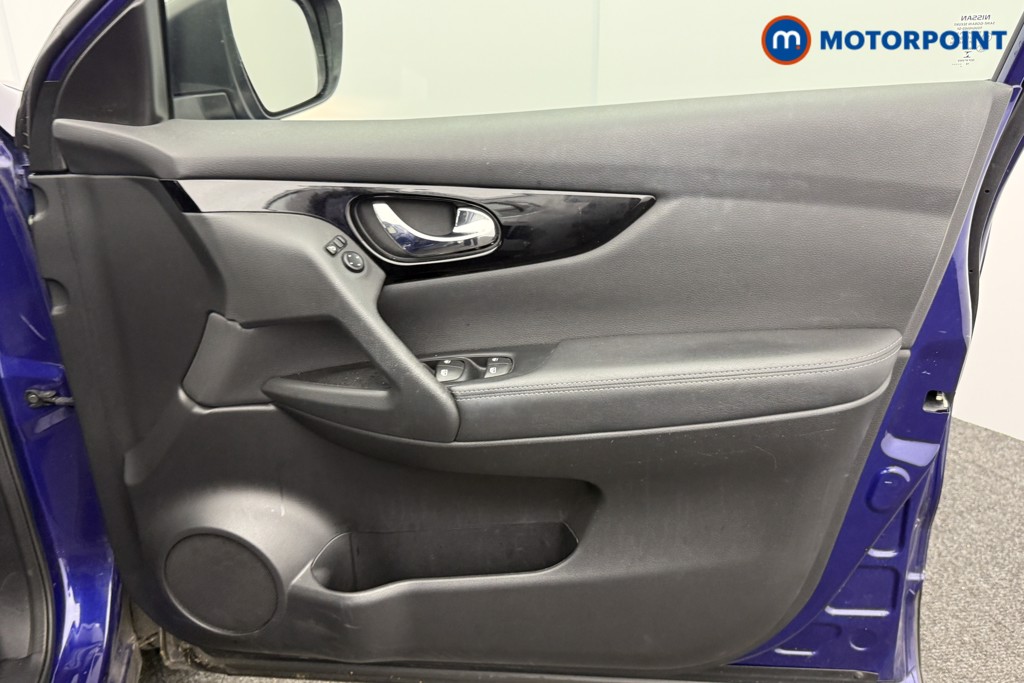 Nissan Qashqai Acenta Premium Manual Petrol SUV - Stock Number (1598306) - 17th supplementary image