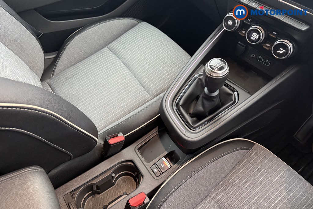 Renault Clio Techno Manual Petrol Hatchback - Stock Number (1598669) - 16th supplementary image