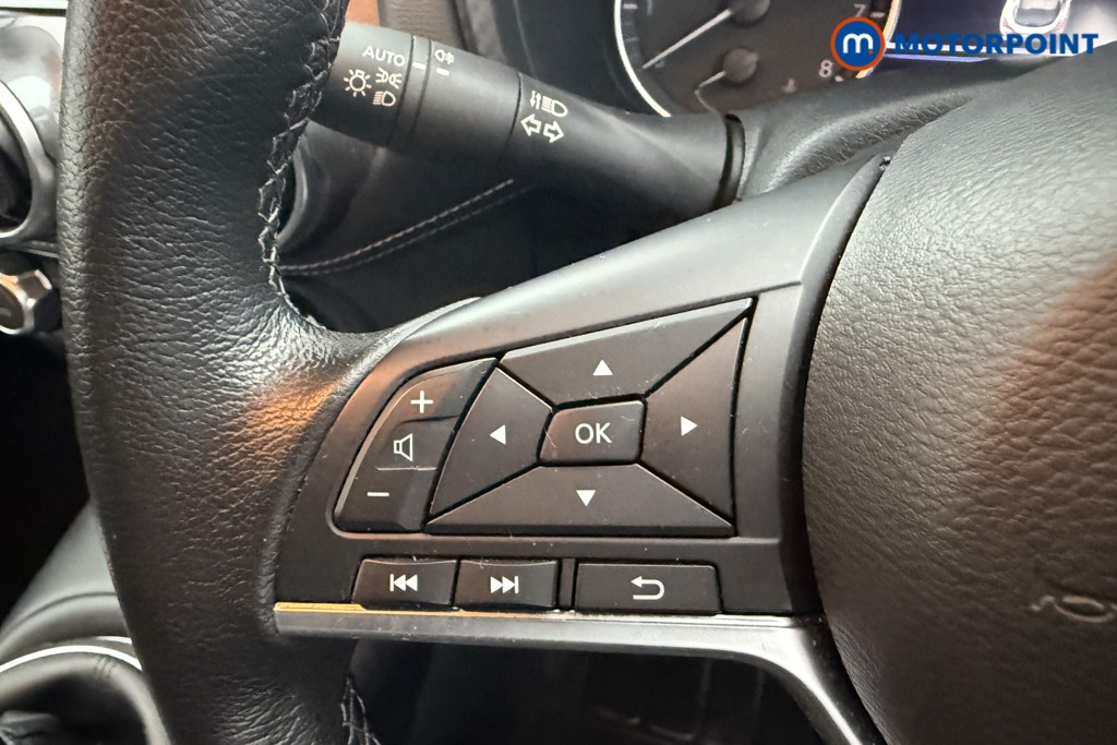 Nissan Juke N-Connecta Manual Petrol SUV - Stock Number (1598682) - 3rd supplementary image