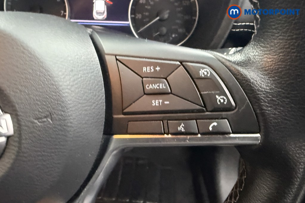 Nissan Juke N-Connecta Manual Petrol SUV - Stock Number (1598682) - 4th supplementary image