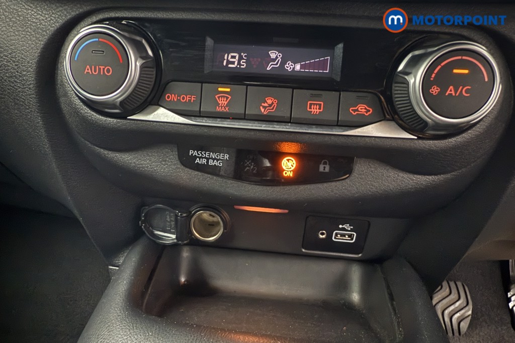 Nissan Juke N-Connecta Manual Petrol SUV - Stock Number (1598682) - 12th supplementary image