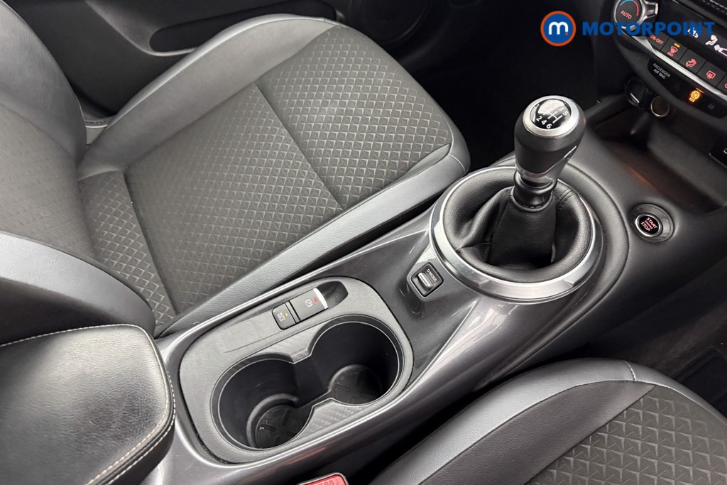 Nissan Juke N-Connecta Manual Petrol SUV - Stock Number (1598682) - 13th supplementary image