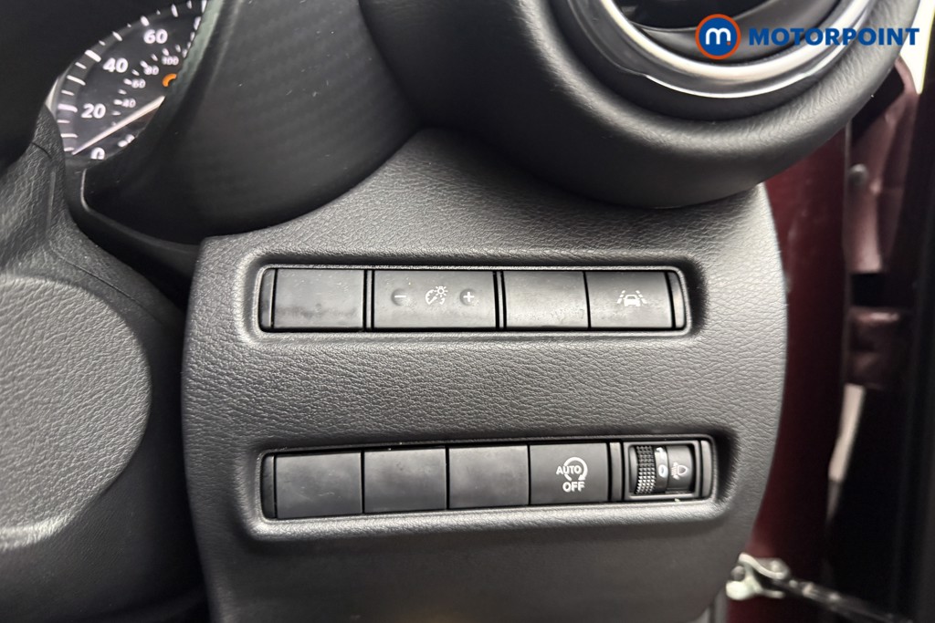 Nissan Juke N-Connecta Manual Petrol SUV - Stock Number (1598682) - 14th supplementary image