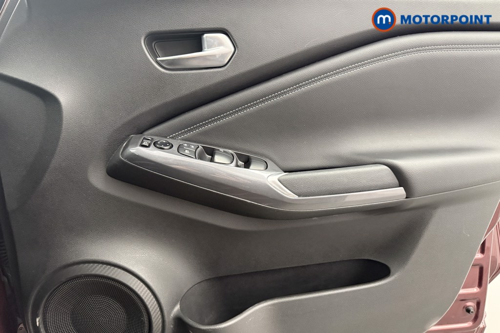 Nissan Juke N-Connecta Manual Petrol SUV - Stock Number (1598682) - 15th supplementary image