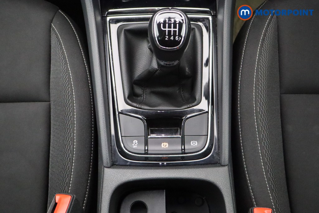 Skoda Karoq Se Drive Manual Petrol SUV - Stock Number (1599340) - 4th supplementary image