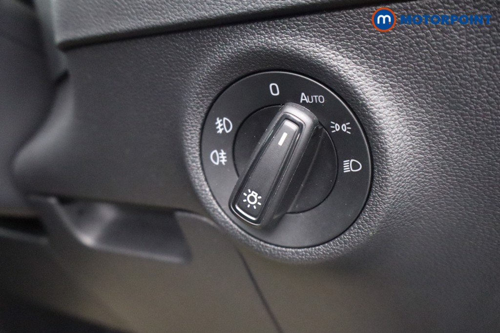 Skoda Karoq Se Drive Manual Petrol SUV - Stock Number (1599340) - 16th supplementary image