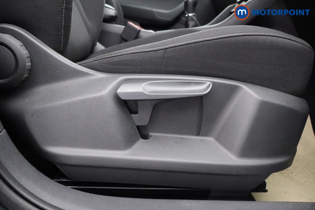 Skoda Karoq Se Drive Manual Petrol SUV - Stock Number (1599340) - 17th supplementary image