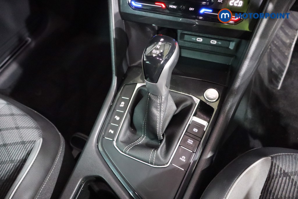Volkswagen Tiguan R-Line Automatic Petrol SUV - Stock Number (1600352) - 12th supplementary image
