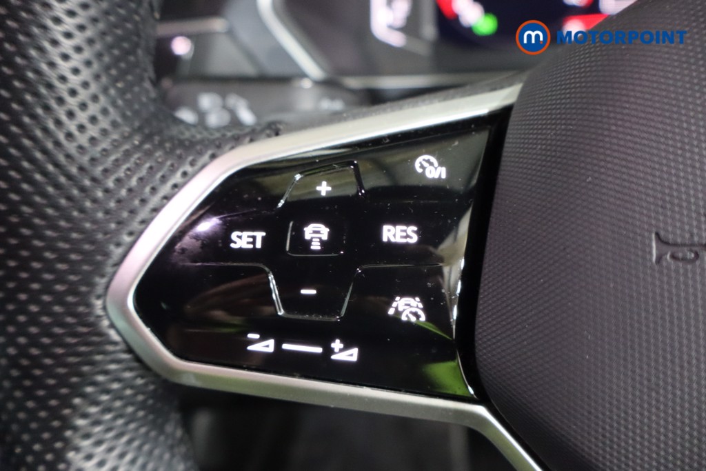 Volkswagen Tiguan R-Line Automatic Petrol SUV - Stock Number (1600352) - 13th supplementary image