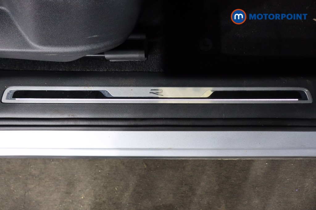 Volkswagen Tiguan R-Line Automatic Petrol SUV - Stock Number (1600352) - 19th supplementary image