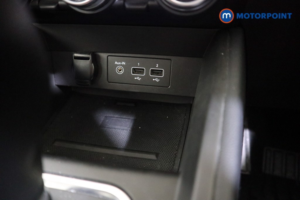 Renault Clio Evolution Automatic Petrol-Electric Hybrid Hatchback - Stock Number (1600446) - 9th supplementary image