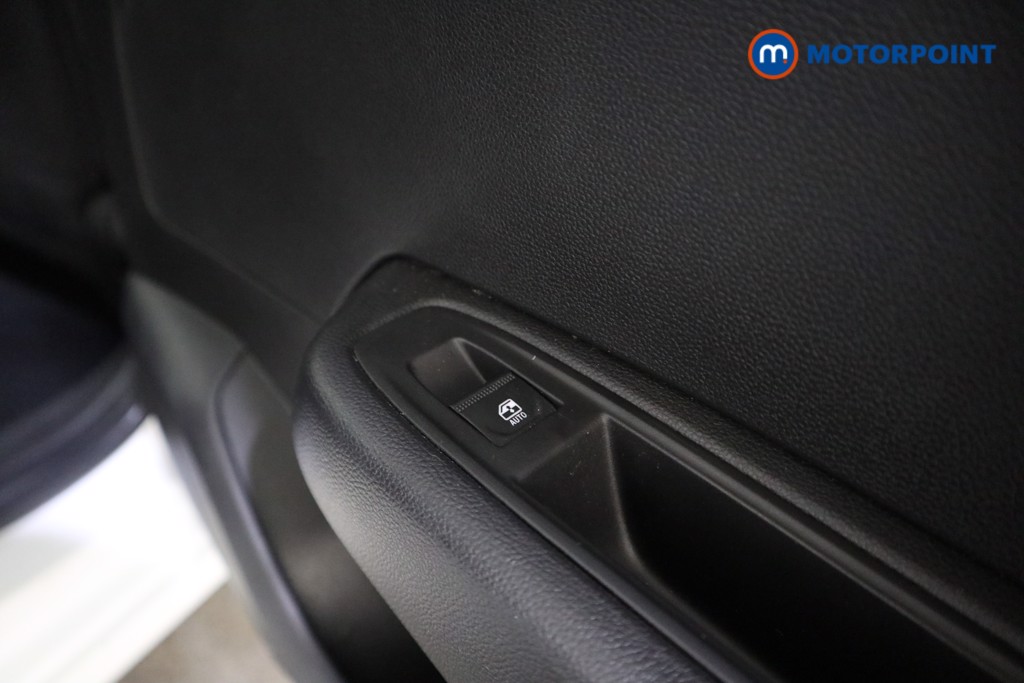 Renault Clio Evolution Automatic Petrol-Electric Hybrid Hatchback - Stock Number (1600446) - 16th supplementary image