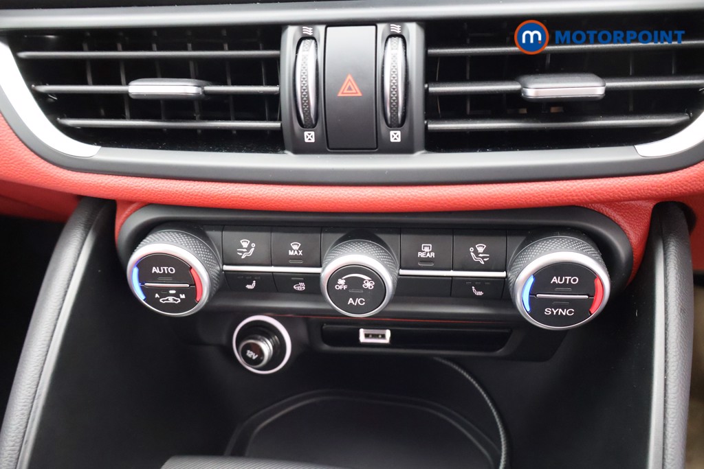 Alfa Romeo Giulia Sprint Automatic Petrol Saloon - Stock Number (1600612) - 10th supplementary image