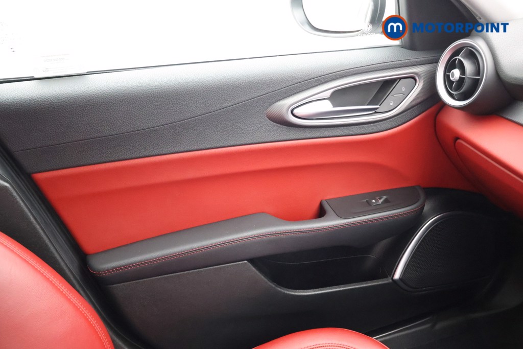 Alfa Romeo Giulia Sprint Automatic Petrol Saloon - Stock Number (1600612) - 13th supplementary image