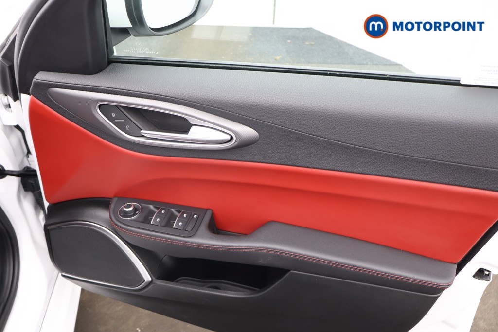 Alfa Romeo Giulia Sprint Automatic Petrol Saloon - Stock Number (1600612) - 14th supplementary image