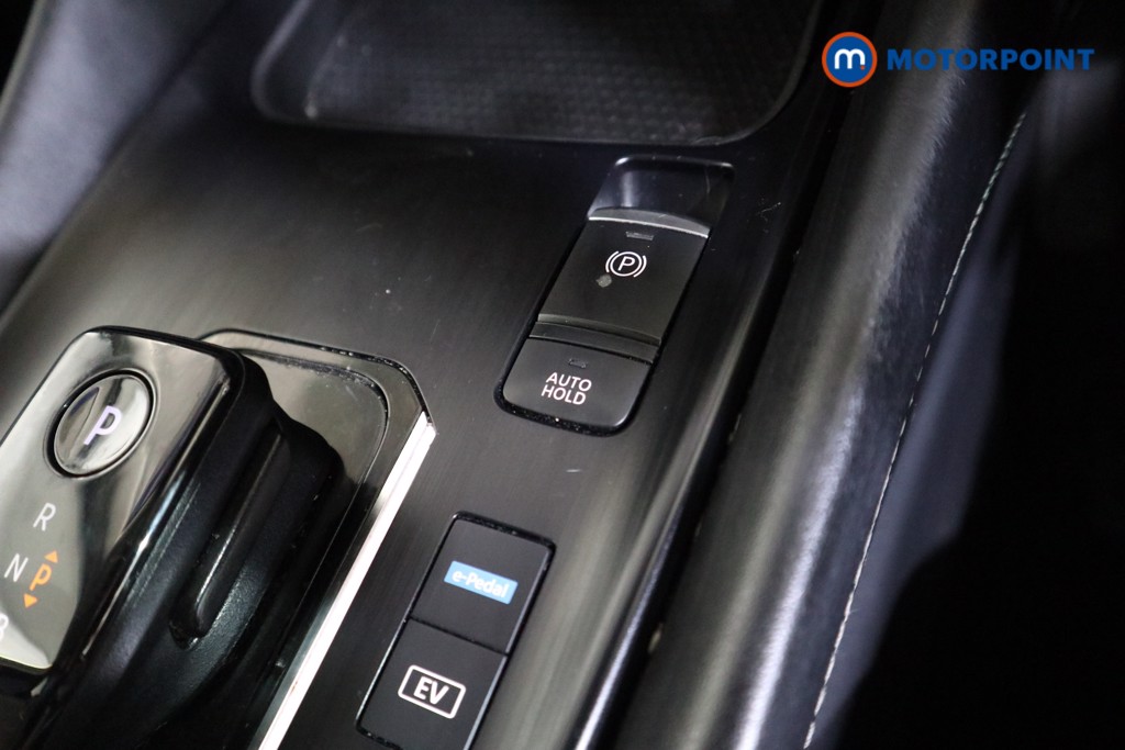 Nissan Qashqai N-Connecta Automatic Petrol-Electric Hybrid SUV - Stock Number (1601136) - 9th supplementary image