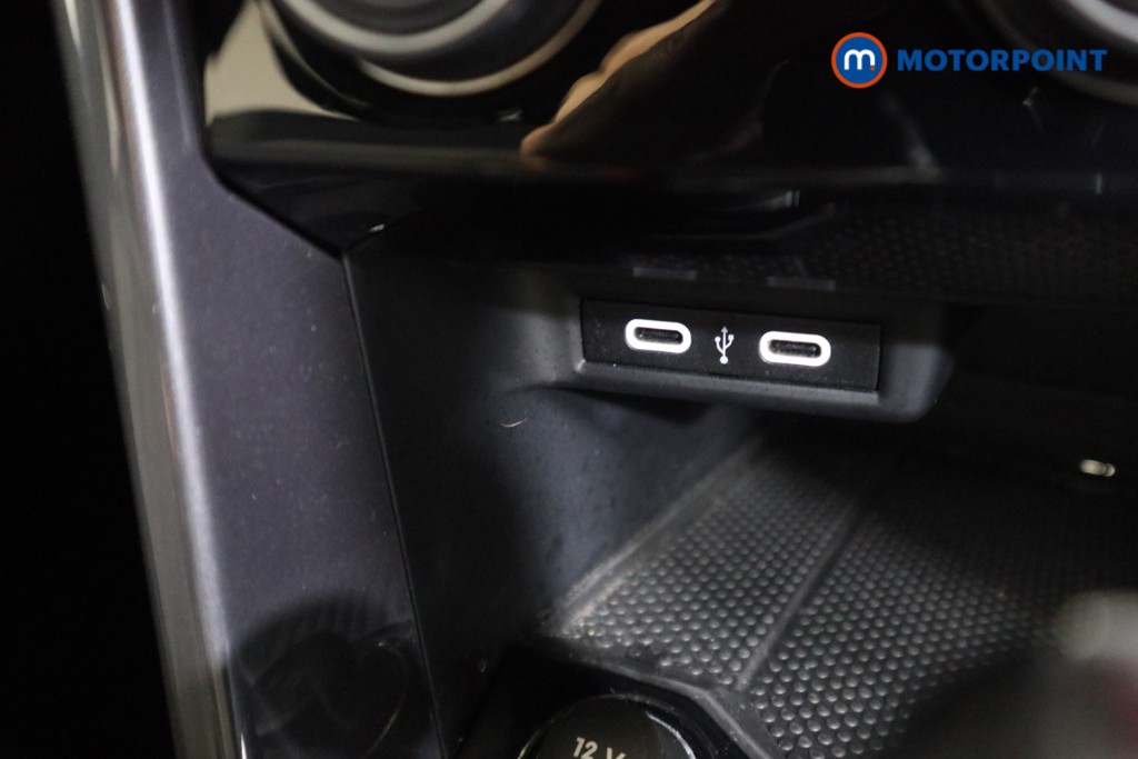 Volkswagen T-Roc R-Line Automatic Petrol SUV - Stock Number (1601567) - 9th supplementary image