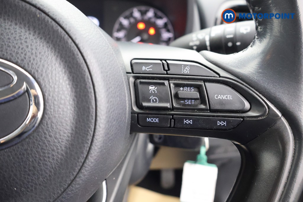 Toyota Yaris Icon Automatic Petrol-Electric Hybrid Hatchback - Stock Number (1601675) - 3rd supplementary image