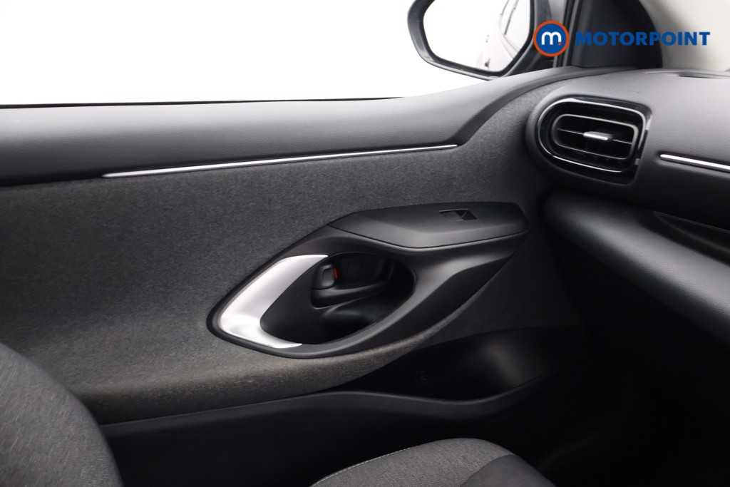 Toyota Yaris Icon Automatic Petrol-Electric Hybrid Hatchback - Stock Number (1601675) - 11th supplementary image