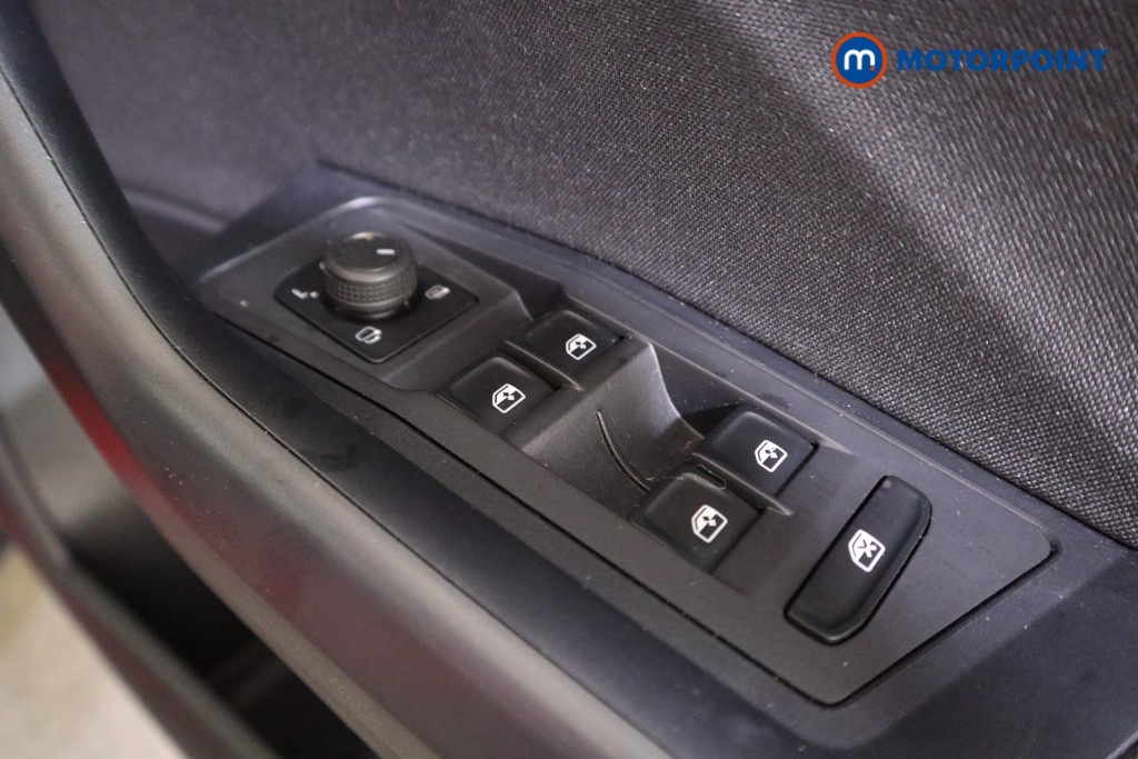 Volkswagen T-Roc Life Manual Petrol SUV - Stock Number (1602895) - 12th supplementary image