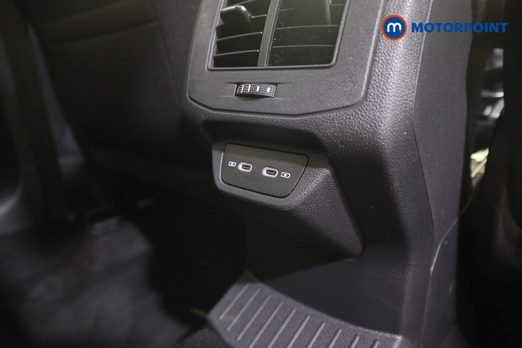 Volkswagen T-Roc Life Manual Petrol SUV - Stock Number (1602895) - 16th supplementary image