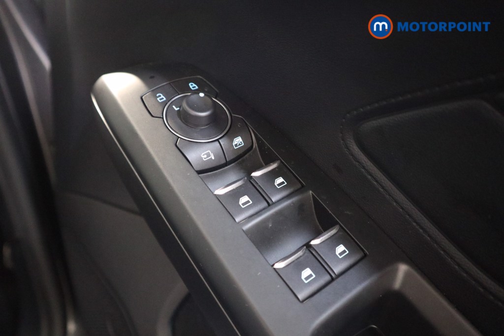 Ford Focus St-Line Vignale Automatic Petrol Hatchback - Stock Number (1603601) - 11th supplementary image