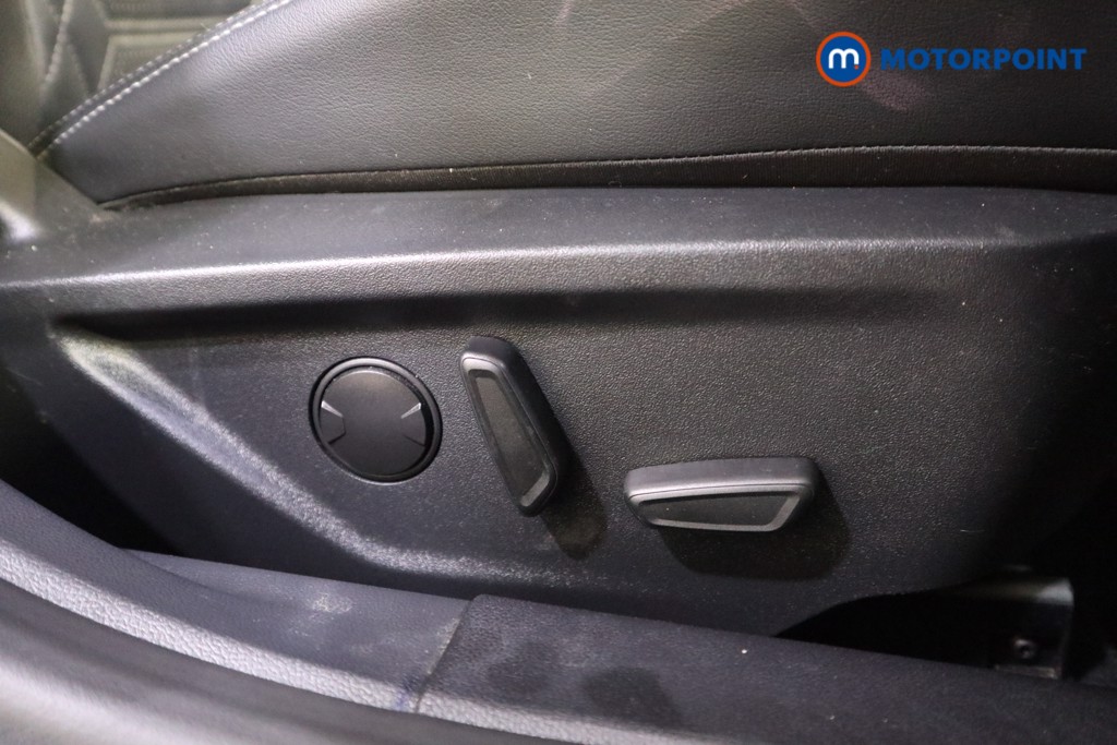 Ford Focus St-Line Vignale Automatic Petrol Hatchback - Stock Number (1603601) - 13th supplementary image