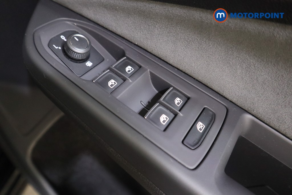 Volkswagen Golf R-Line Automatic Petrol Hatchback - Stock Number (1603613) - 11th supplementary image