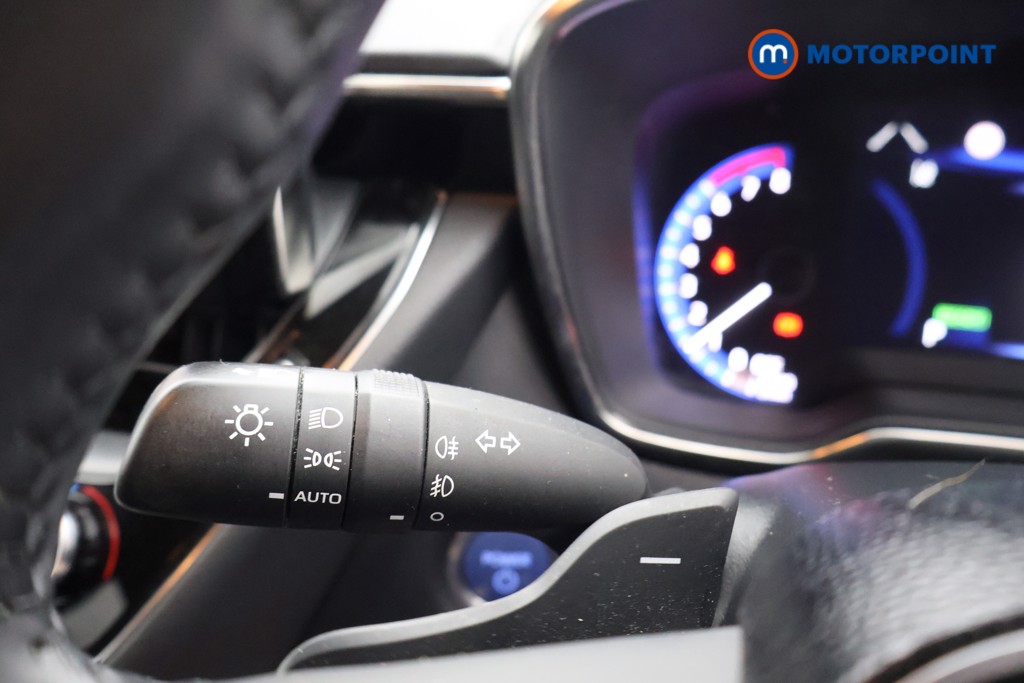 Toyota Corolla Design Automatic Petrol-Electric Hybrid Estate - Stock Number (1603669) - 5th supplementary image