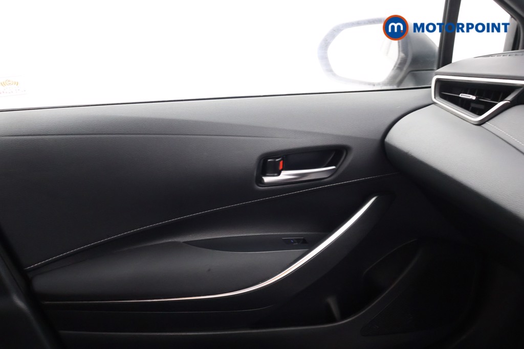 Toyota Corolla Design Automatic Petrol-Electric Hybrid Estate - Stock Number (1603669) - 11th supplementary image