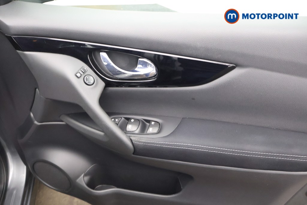 Nissan Qashqai Acenta Premium Manual Petrol SUV - Stock Number (1603947) - 12th supplementary image
