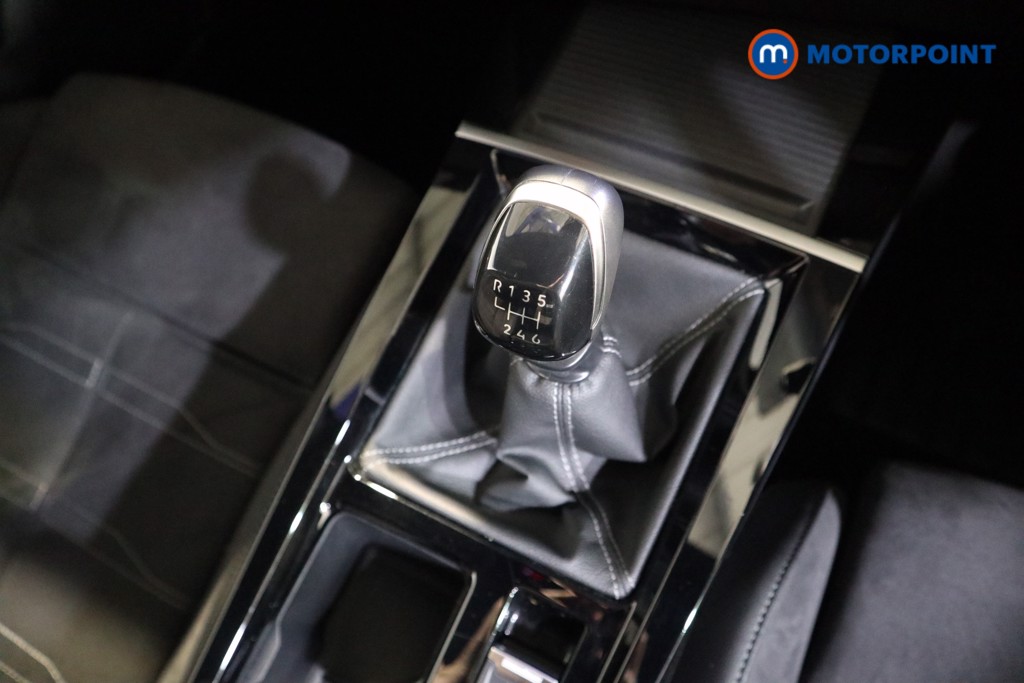 Vauxhall Astra Ultimate Manual Petrol Hatchback - Stock Number (1604101) - 8th supplementary image