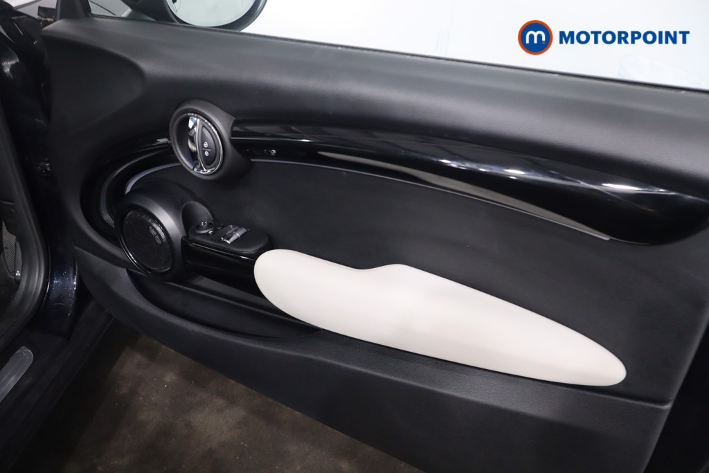 Mini Hatchback Cooper S Level 3 Automatic Electric Hatchback - Stock Number (1604536) - 21st supplementary image