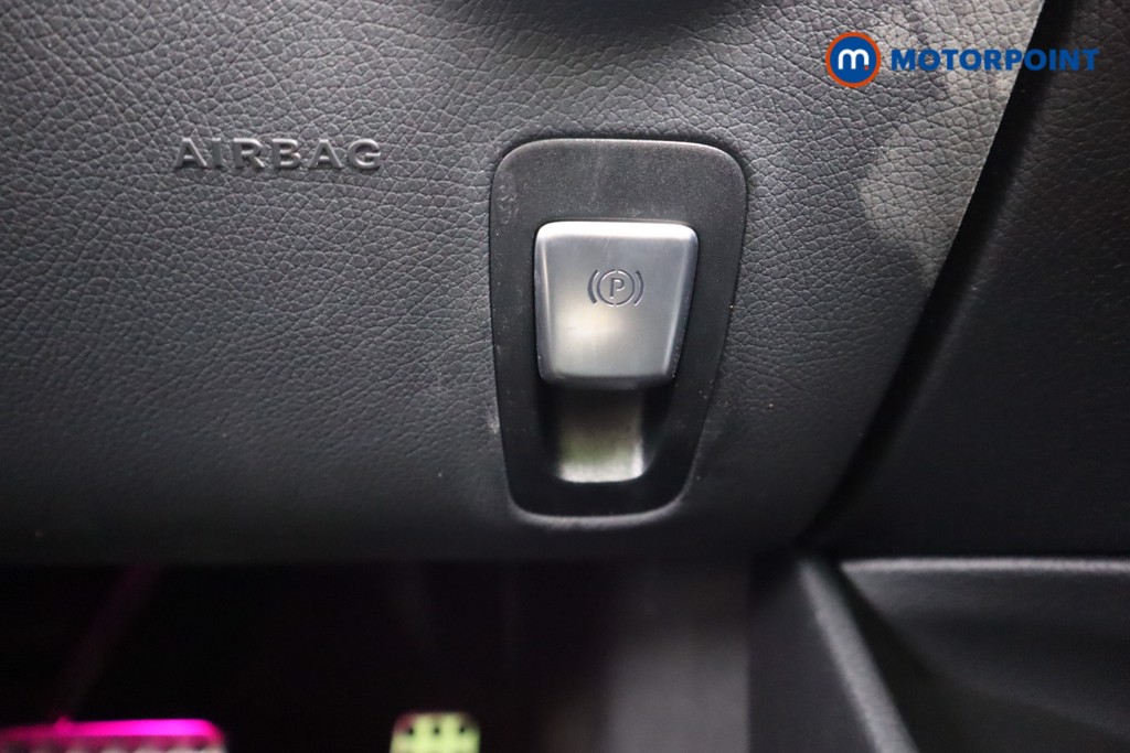 Mercedes-Benz E Class Amg Line Automatic Petrol Saloon - Stock Number (1604597) - 9th supplementary image