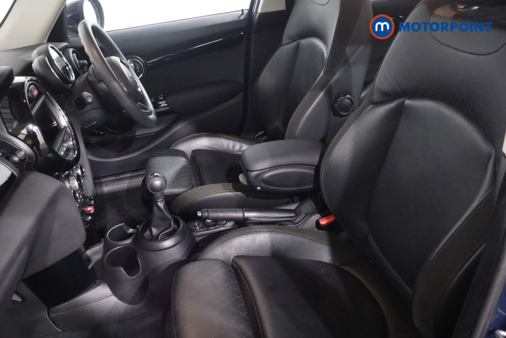 Mini Hatchback Cooper Classic Manual Petrol Hatchback - Stock Number (1605043) - 4th supplementary image