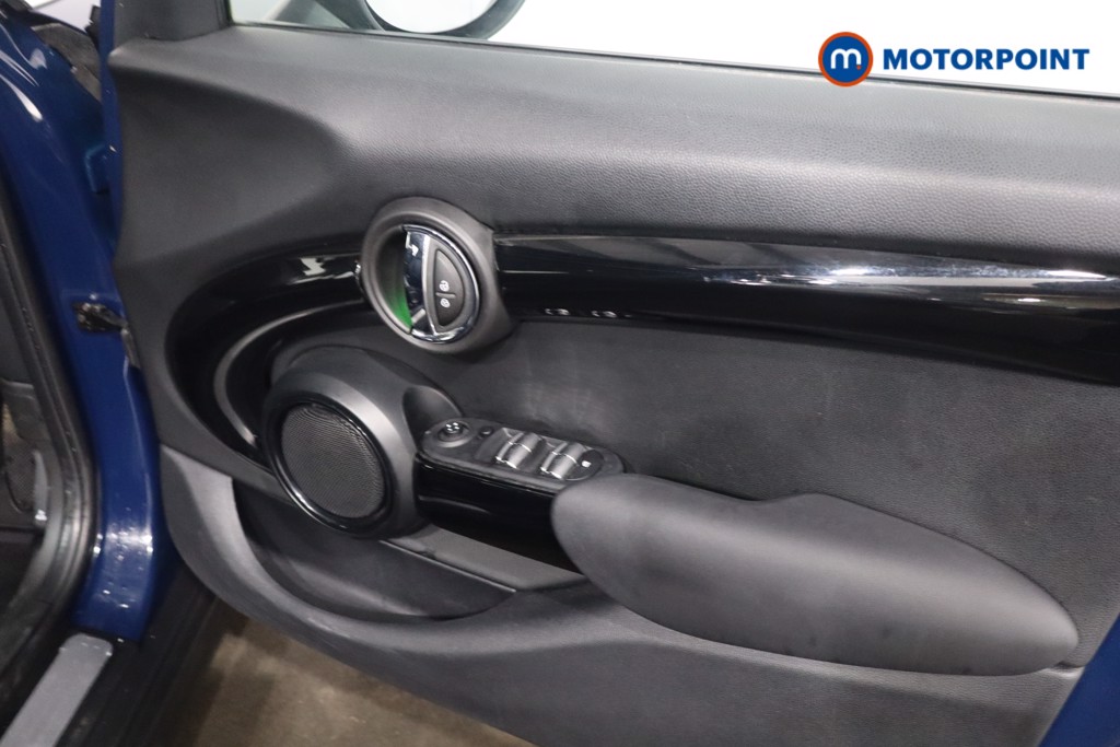 Mini Hatchback Cooper Classic Manual Petrol Hatchback - Stock Number (1605043) - 21st supplementary image