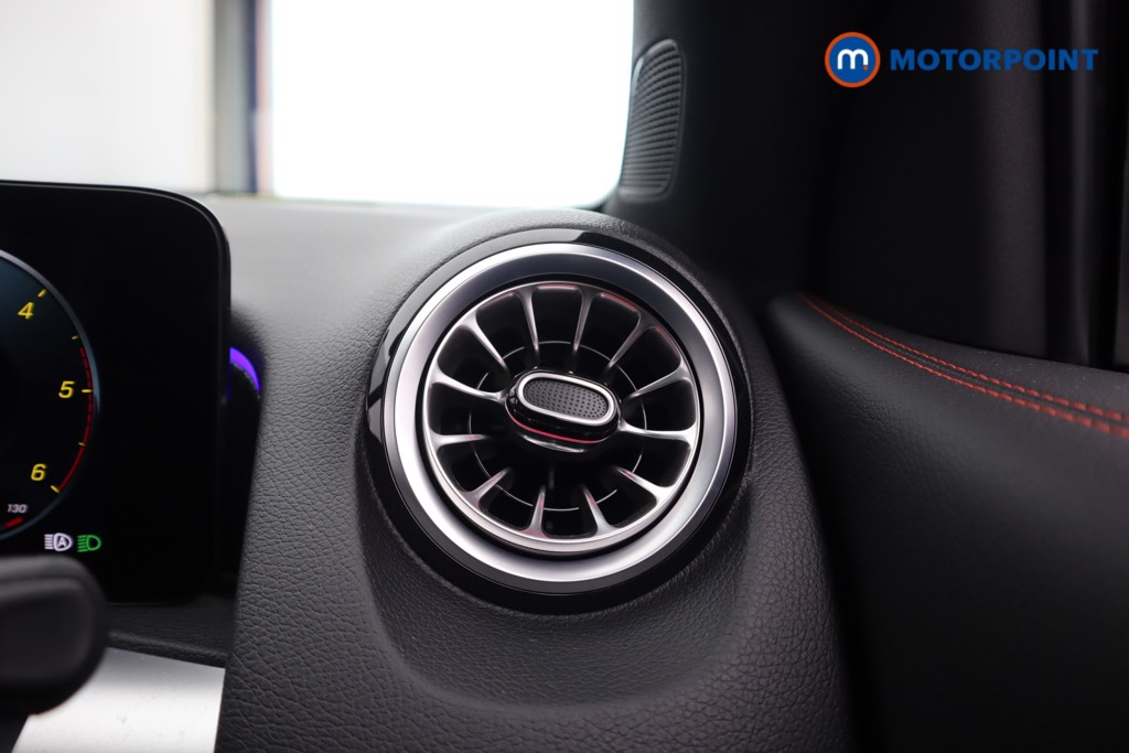 Mercedes-Benz GLB Amg Line Automatic Diesel SUV - Stock Number (1605110) - 11th supplementary image